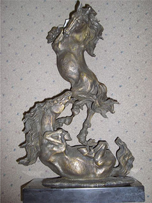 Fighting Bronze Horses Fighting Bronze Horses