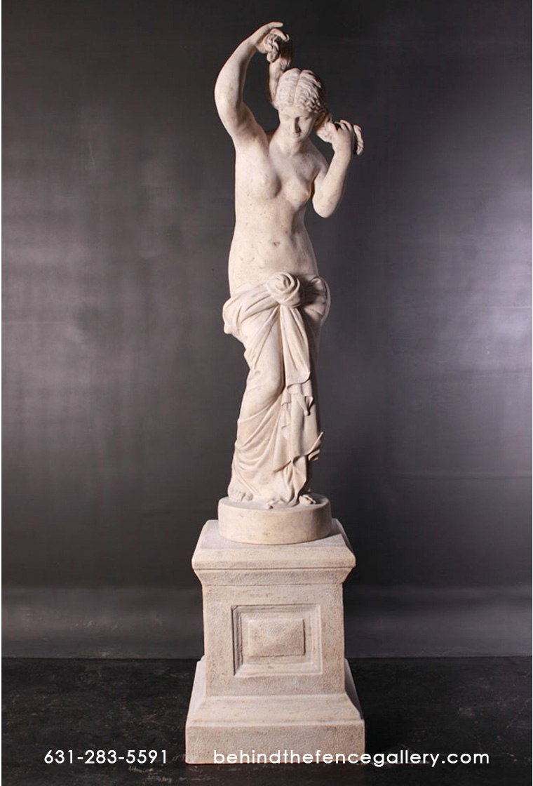 Elizabeth Statue on Base Elizabeth Statue on Base