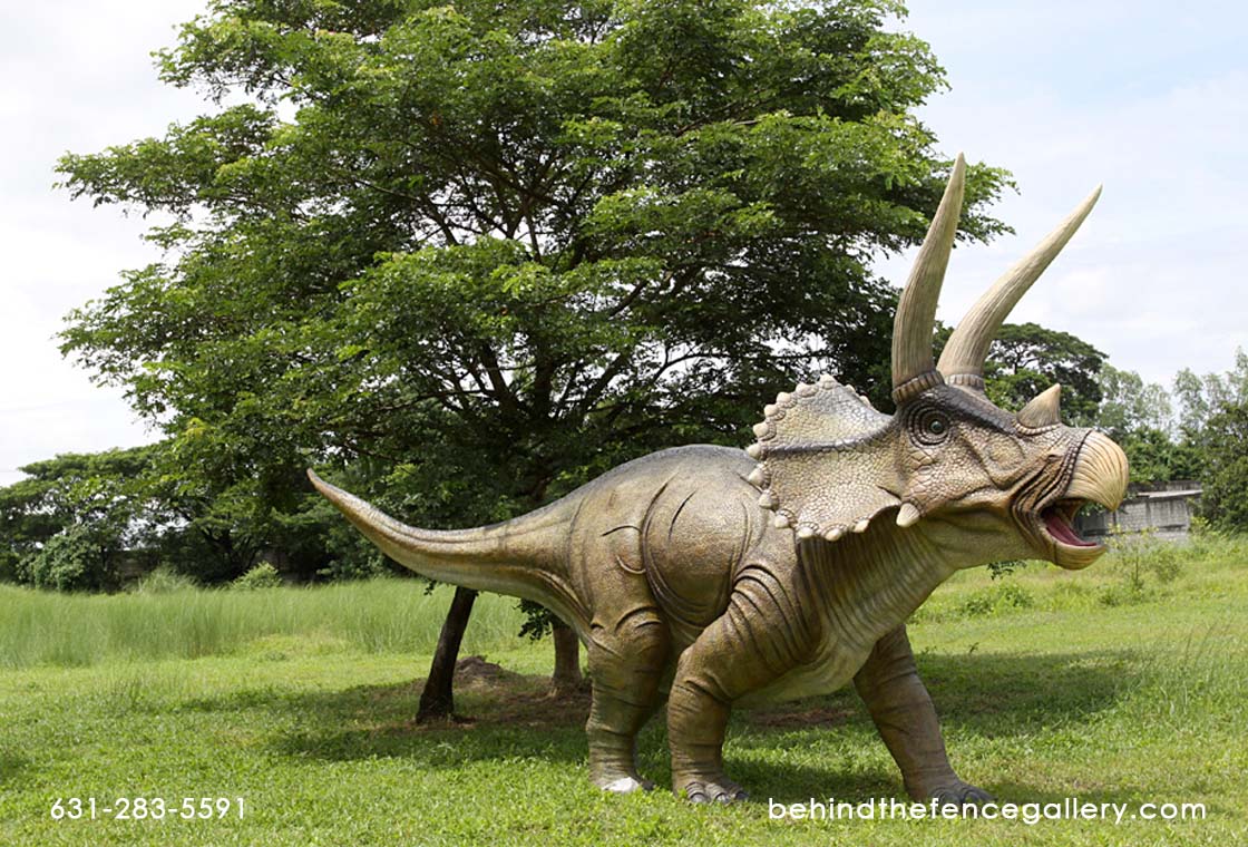 Dinosaur Statue Giant Triceratops