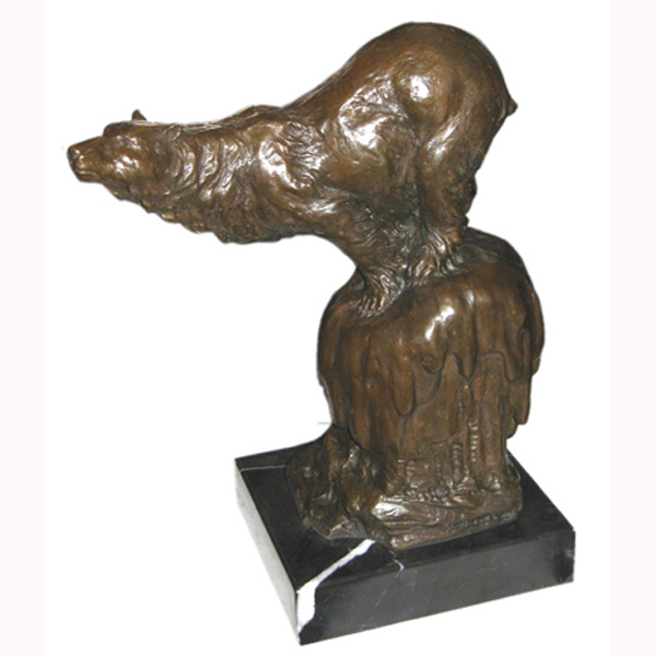 Bronze Bear on Rock Bronze Bear on Rock