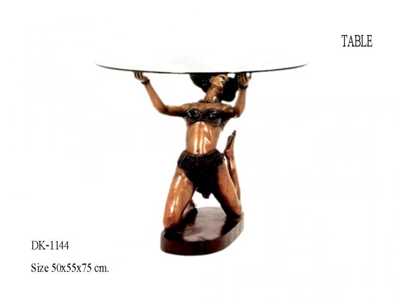 Sitting Lady on Base Table Sitting Lady on Base Table