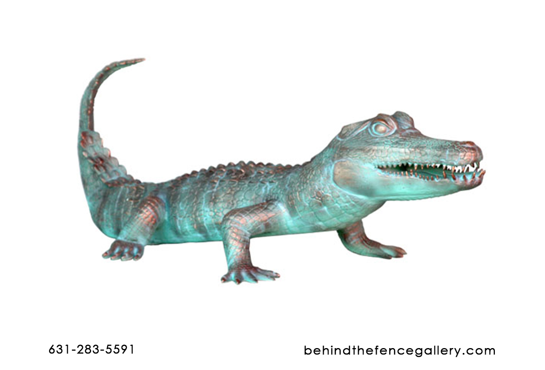 Alligator Statue in Bronze Finish Alligator Statue in Bronze Finish