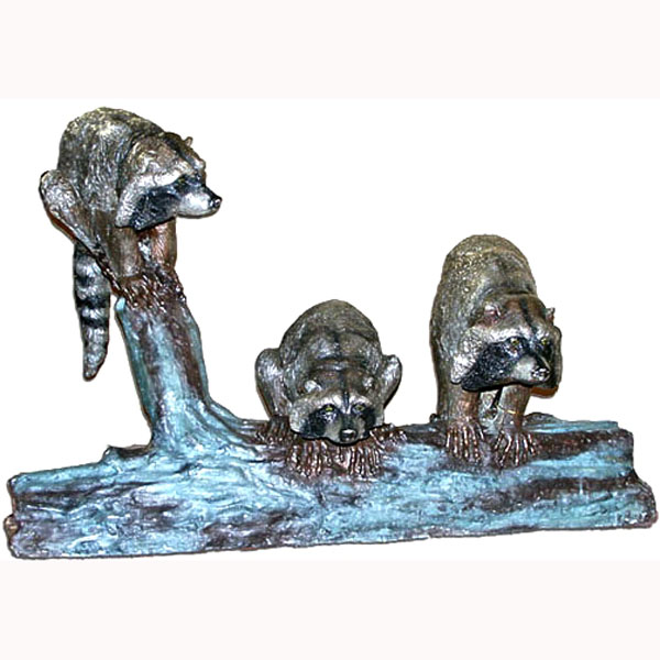 Bronze Three Raccoons on a Log Bronze Three Raccoons on a Log