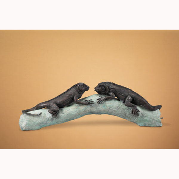 Bronze Salemanders on Log Fountain Bronze Salemanders on Log Fountain